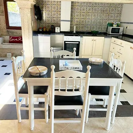 Holibai, Mina Xoia, Con Historia Y Jardin Exquisito En Galicia * Baiona