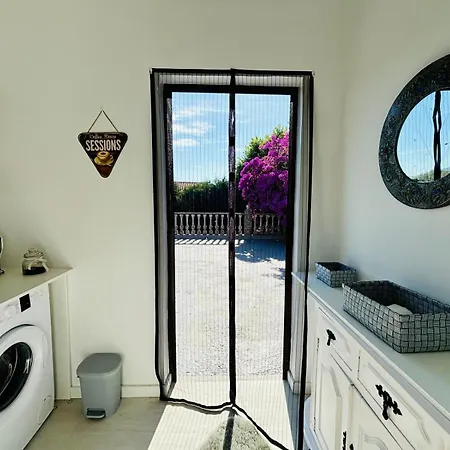 Holibai, Mina Xoia, Con Historia Y Jardin Exquisito En Galicia